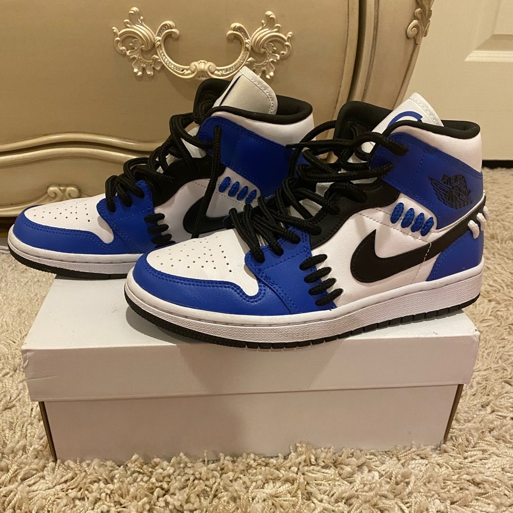 Women’s Air Jordan Mids